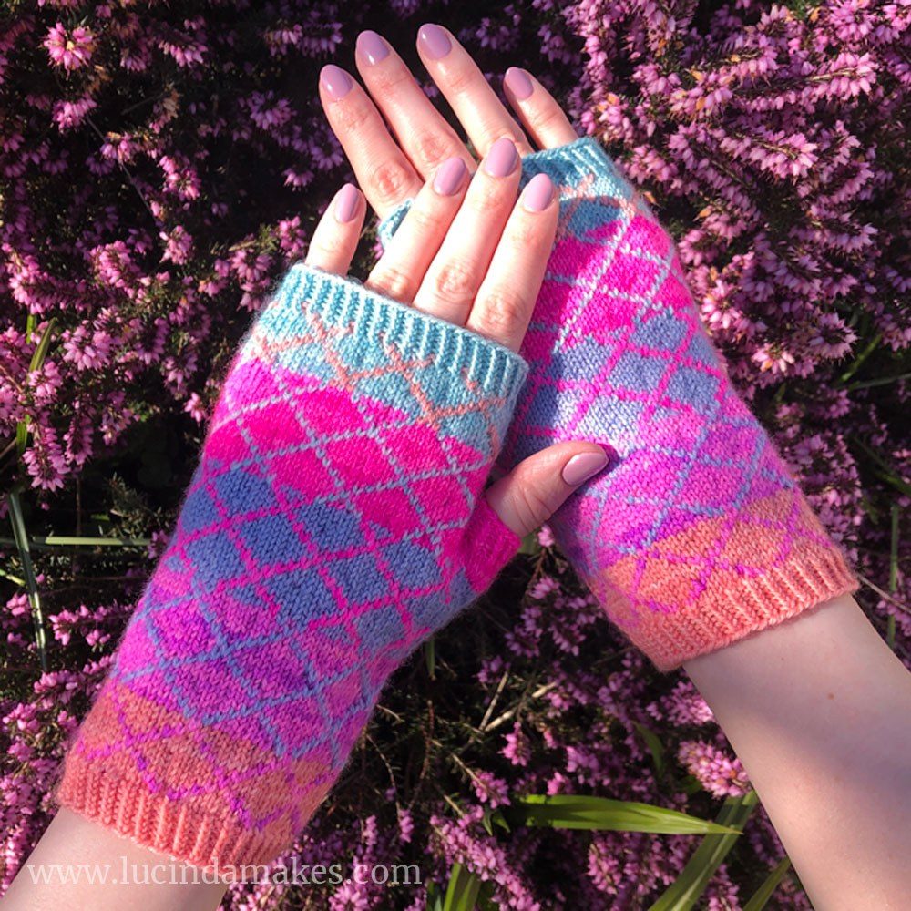 Tessellate Mitts Colourful Sample